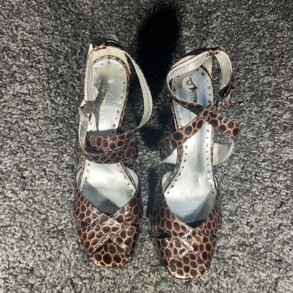 BCBGirls Heels Size 9 Brown Animal Print Peep Toe‎